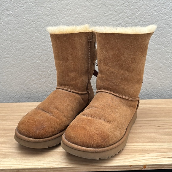 Uggs Women’s Bailey Bow ll Chestnut - Picture 3 of 6